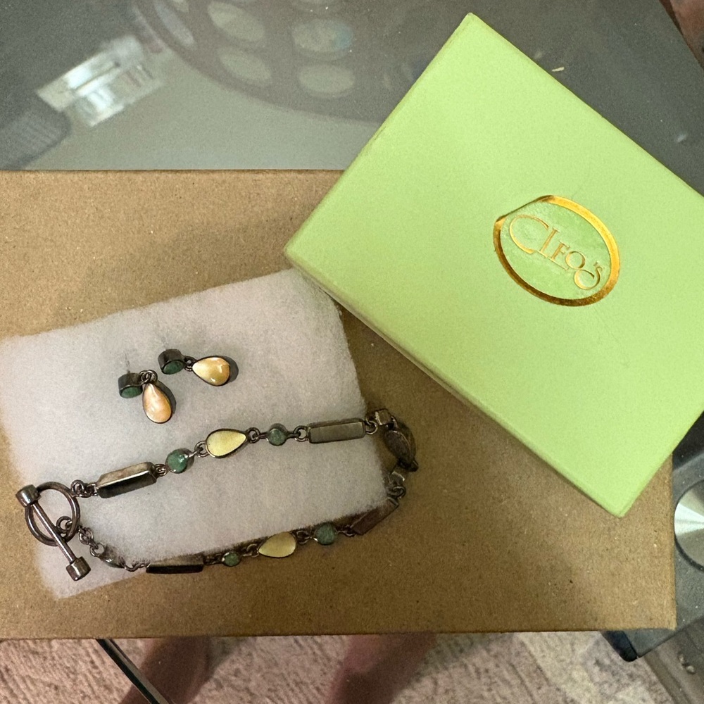 Earring and Bracelet Jewelry Set